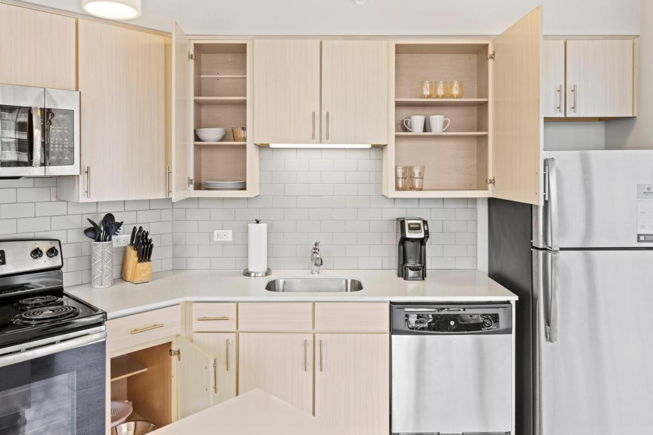 Placemakr Premier Sobro Нэшвилл Экстерьер фото A typical kitchen